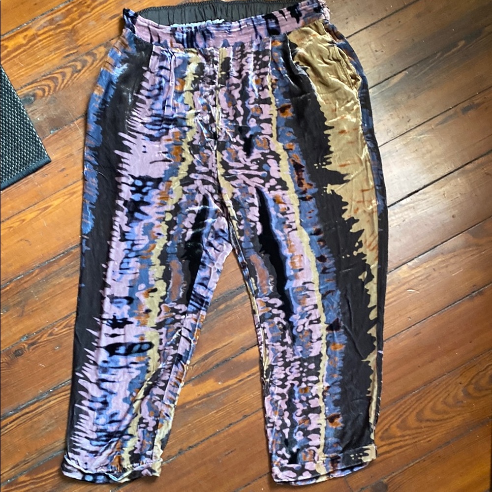 Multicolor Abstract Pattern velvet Pants